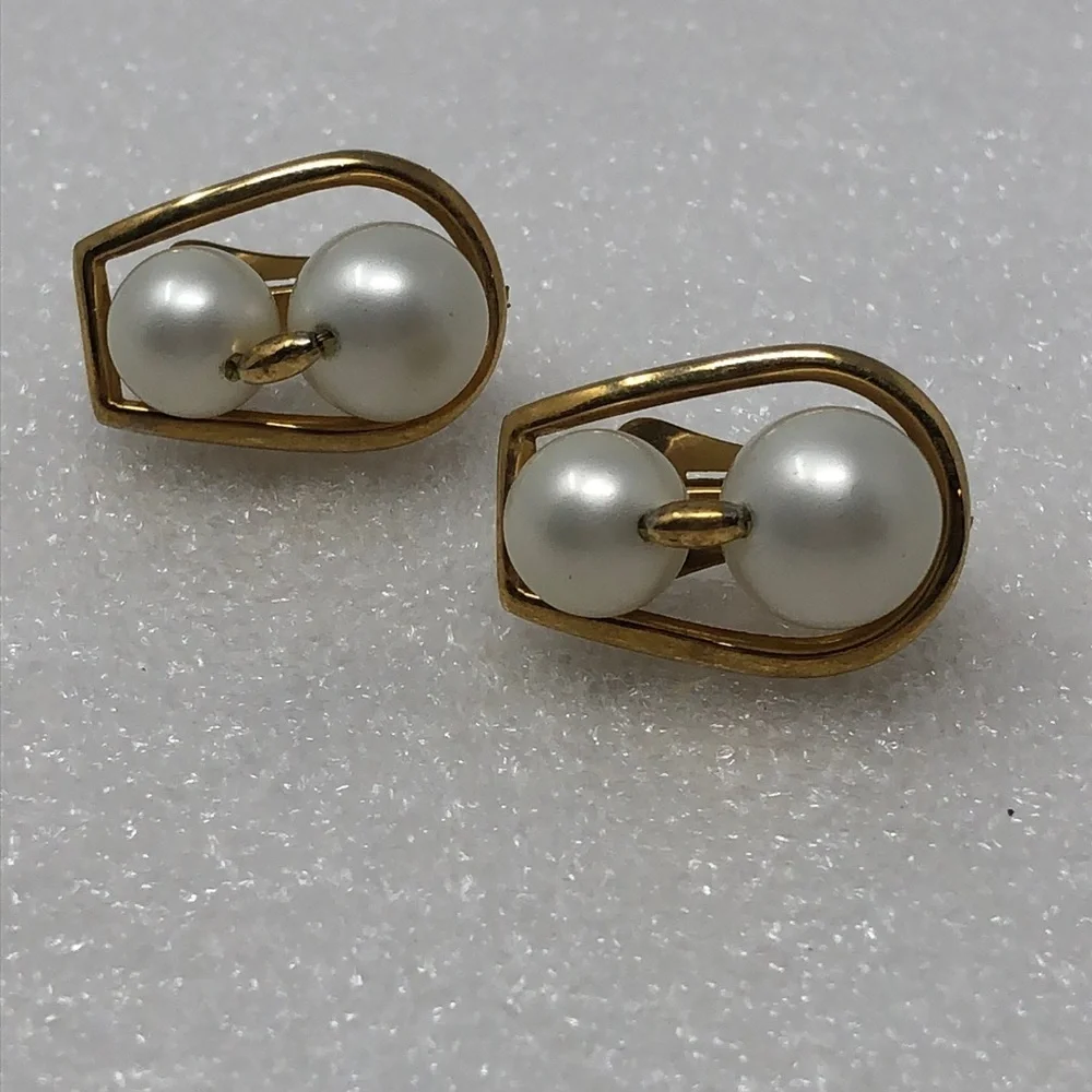 Ledo Earrings Vintage Faux Pearl Clip On